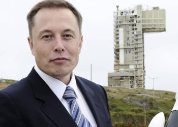 elon-musk-ceo-tesla-bitcoin-compra-autos