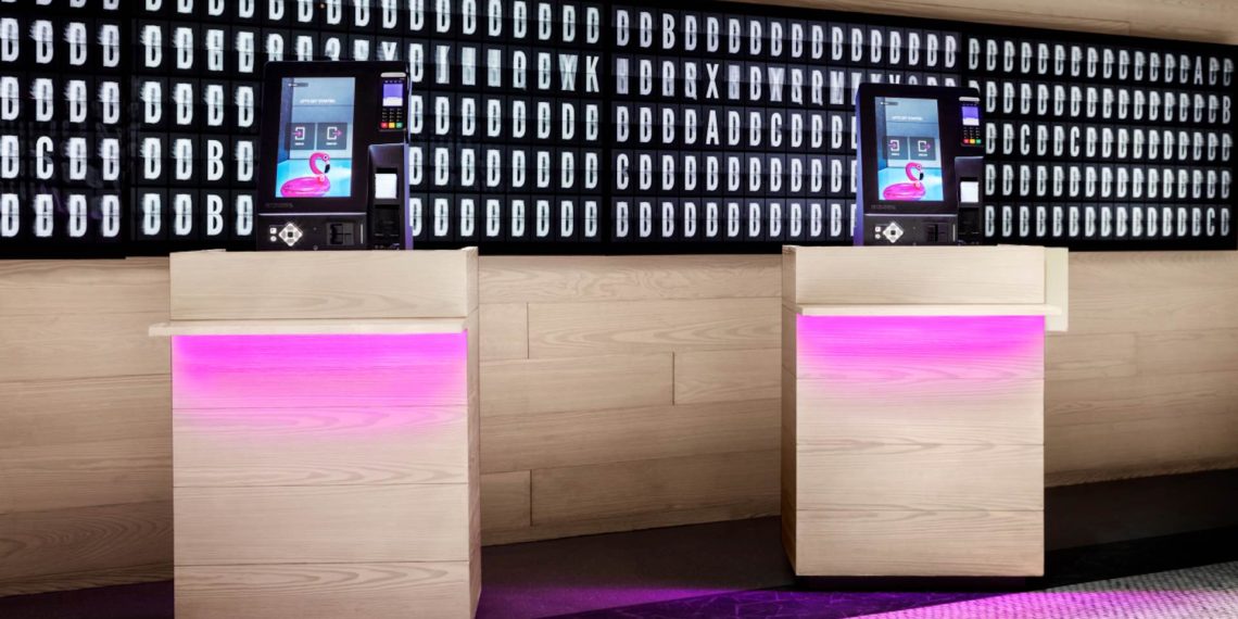 marriott-quioscos-check-in-bajo-contacto