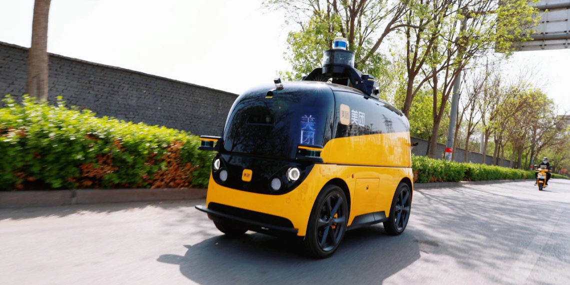 Beijing, la capital china, aprueba el uso de robots repartidores