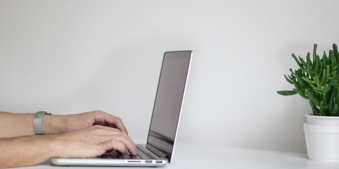 trabajo-presencial-regreso-a-oficinas-home-office