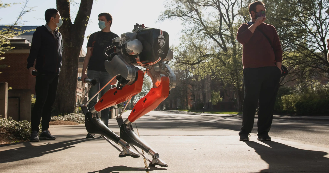 Cassie el robot que corrió 5 kilómetros