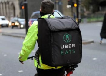 uber-eats-deja-brasil-repartidores-cornershop-2022