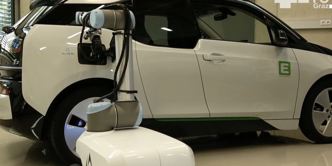 robot-autonomo-recargara-autos-electricos