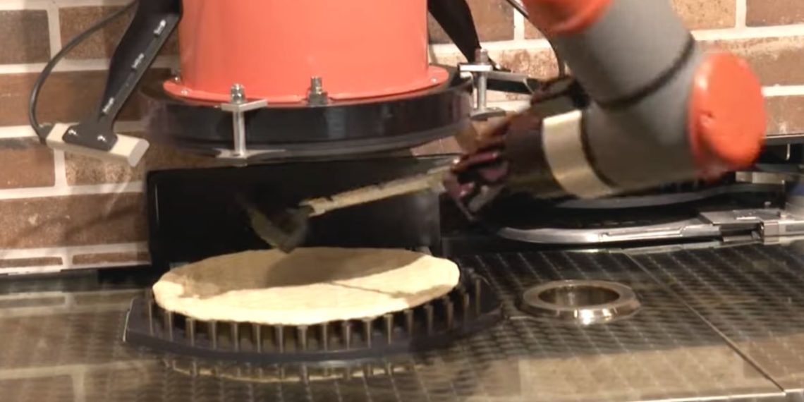 robots-cocineros-pizza-pazzi-francia