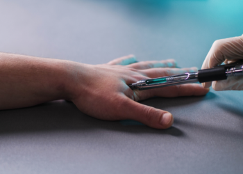 ¿Qué es el biohacking a través de chips?