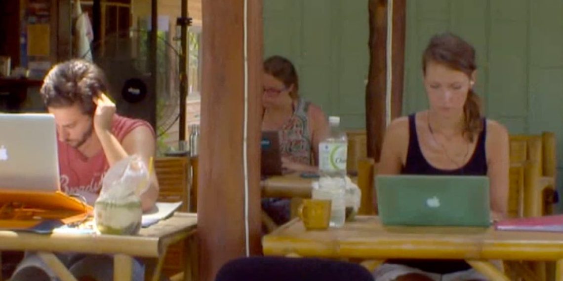 país-nuevo-internet-plumia-nomadas-digitales