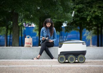 robots-repartidores-starship-technologies-campus-universidad-estados-unidos