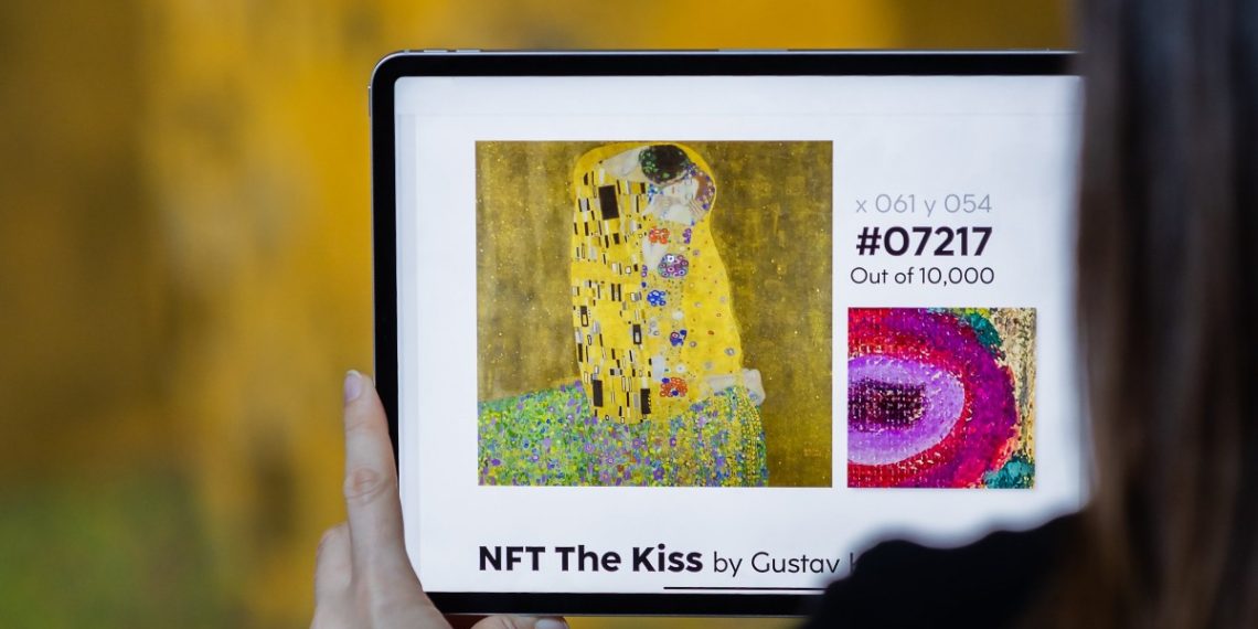 el-beso-pintura-nft-galeria-belvedere-10-mil-pedazos 1