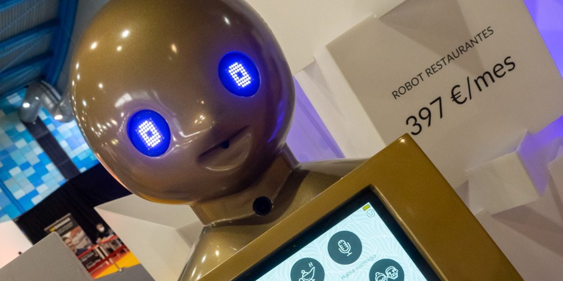 robots-tokio-recepcionista-futura-vive-hoteles-restaurantes