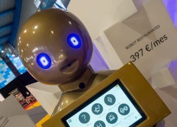 robots-tokio-recepcionista-futura-vive-hoteles-restaurantes