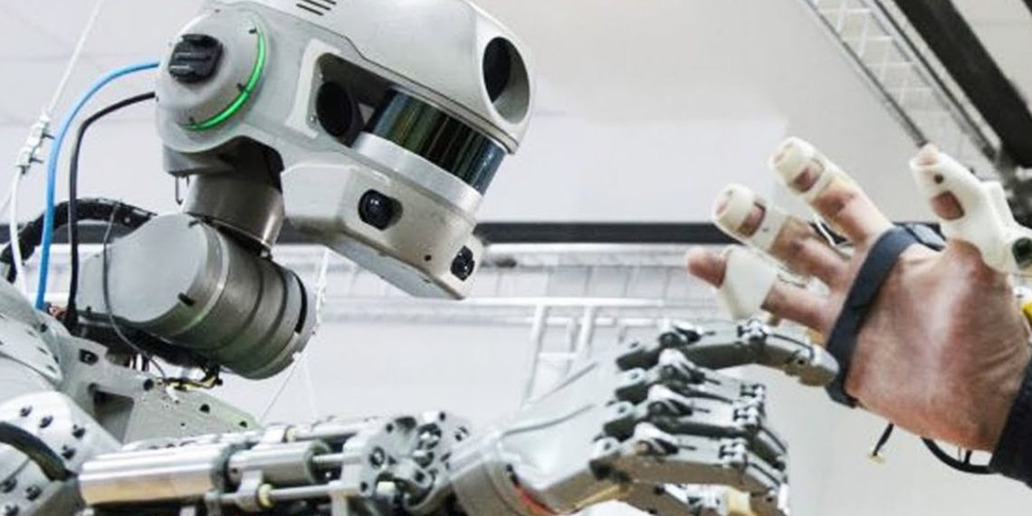 roscosmos-robot-antropomórfico-teledroid-espacio-astronautas