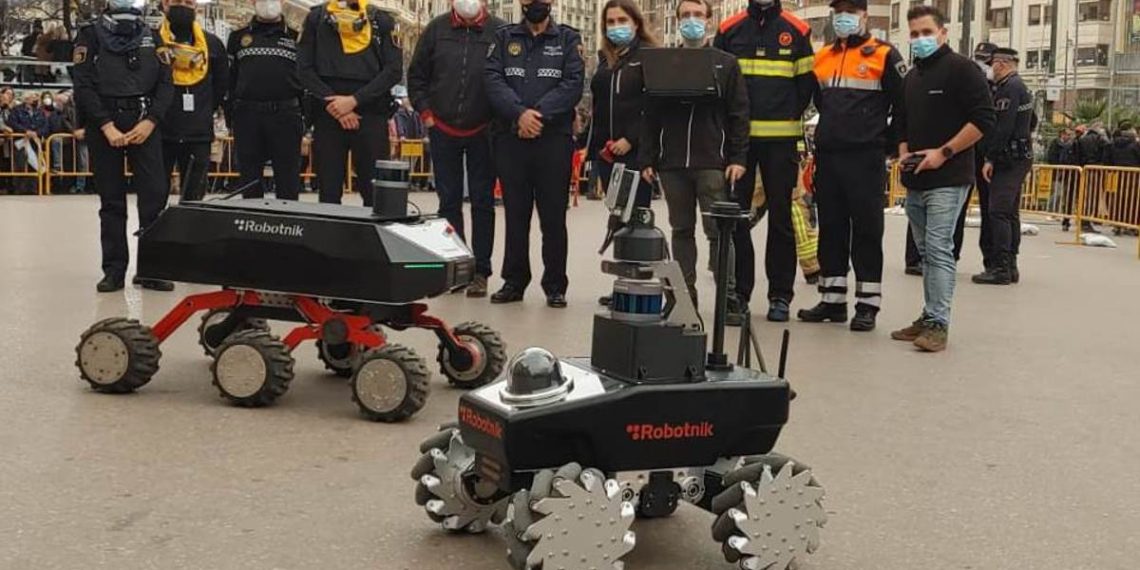 robots-mascleta-valencia-policia-local