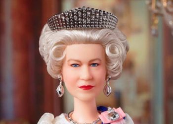 La reina Isabel II ya tiene su propia muñeca Barbie