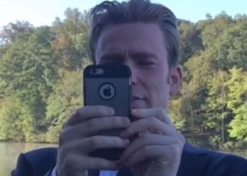 chris-evans-iphone-6s 1