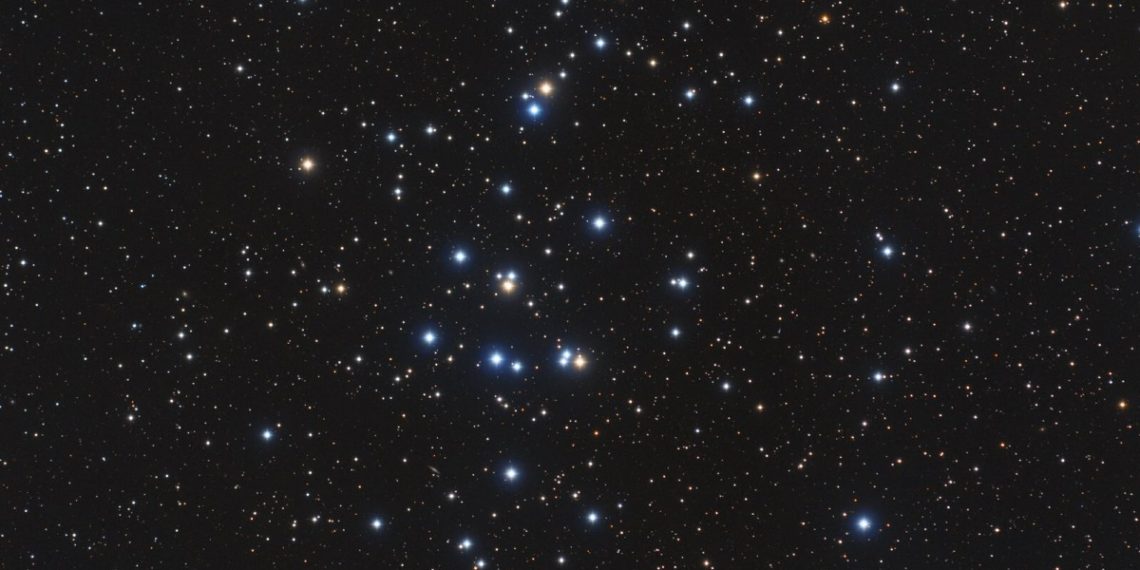 sistemas-estelares-manchas-azules-galaxia