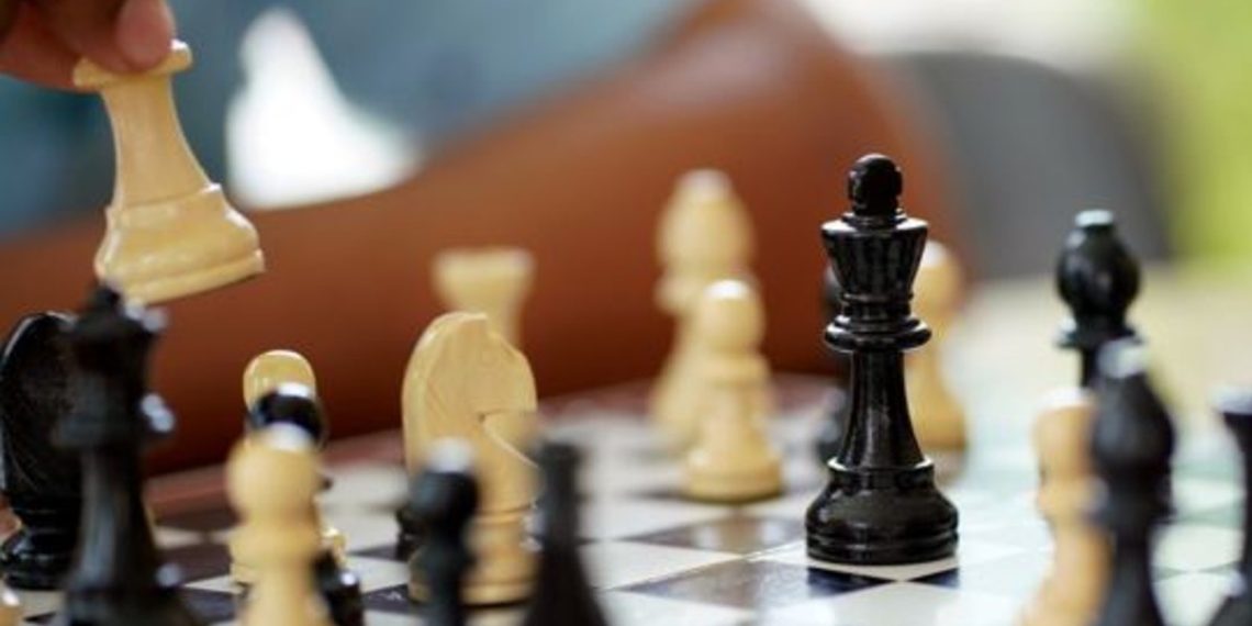 robot-niño-ajedrez-torneo-accidente 1