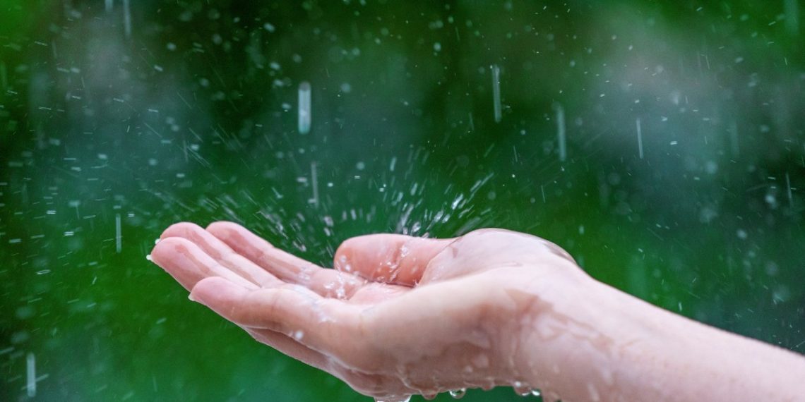 agua-lluvia-contaminada-atmosfera