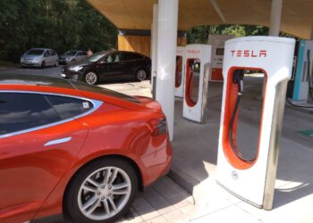 tesla-super-cargadores-incremento-precio