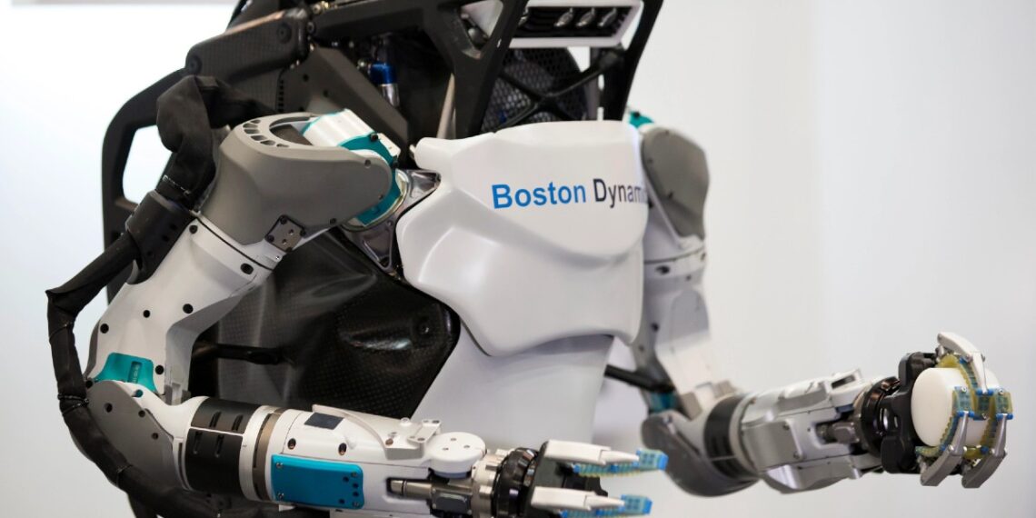 boston-dynamic-robot-manos-atlas
