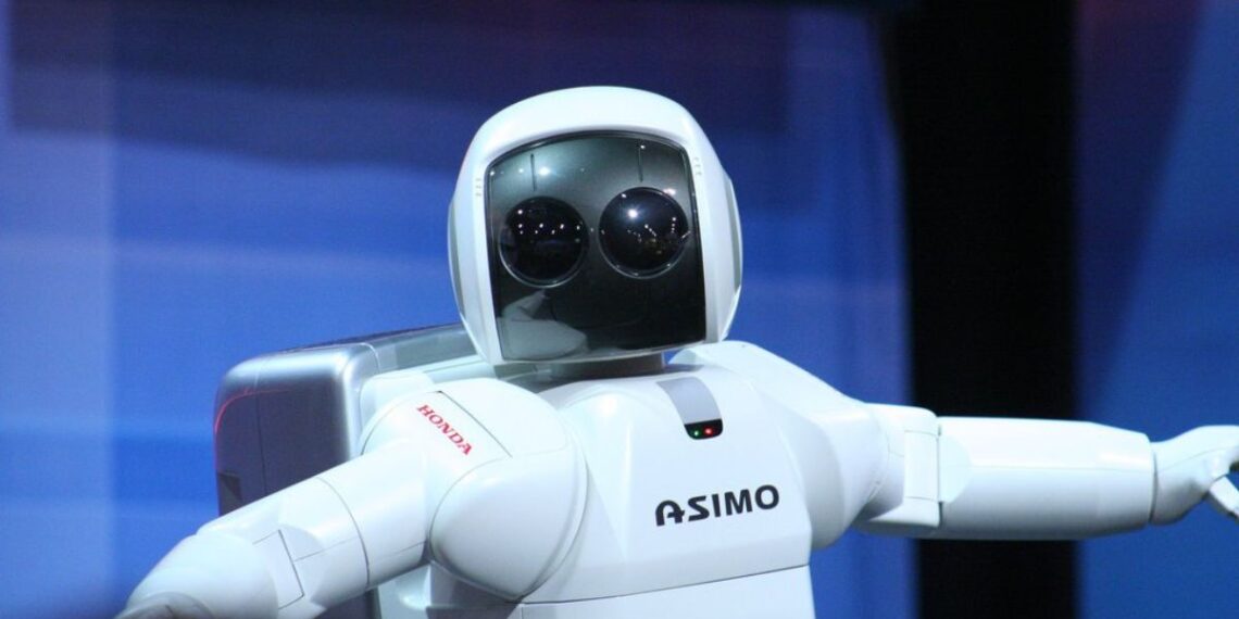 honda-robot-avatar-luna