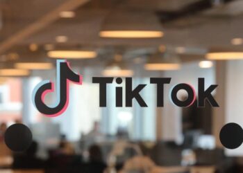 Out of Phone: TikTok regresa a la publicidad tradicional