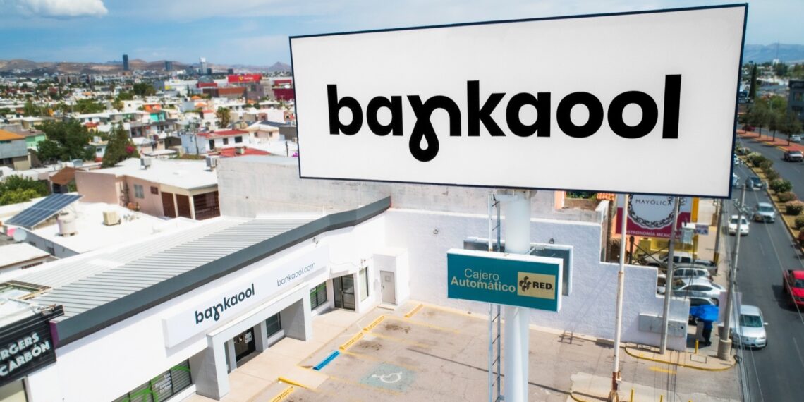 Sube cuatro niveles la calificación de Bankaool por HR Ratings