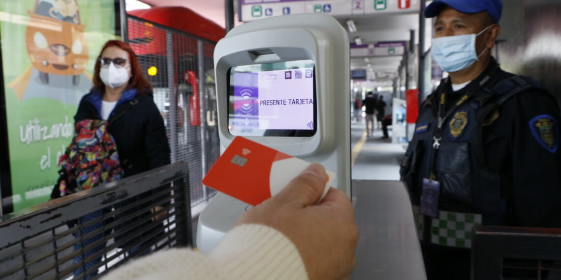 Llega la tecnología contactless al Metrobús de CDMX