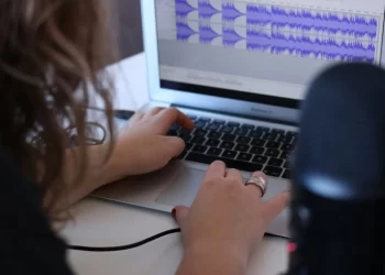 Este invento podría permitirnos hablar sin usar las cuerdas vocales