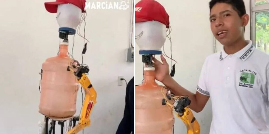 Estudiante de preparatoria crea robot con materiales reciclados