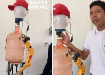Estudiante de preparatoria crea robot con materiales reciclados