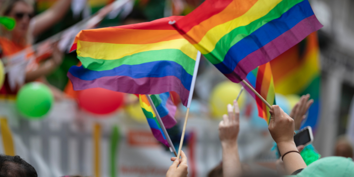31% de la comunidad LGBTQ+ deprimidas en el trabajo siempre o casi siempre