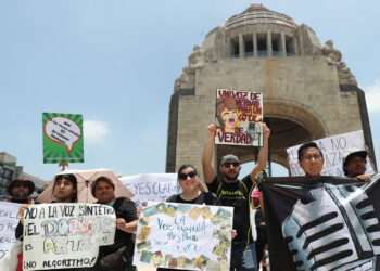 Marchan en la CDMX en contra del uso no regulado de la IA