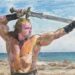 Arnold Schwarzenegger entrena para el regreso de Conan el Bárbaro